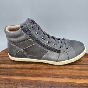 Taos Footwear Gray High-Top Sneakers